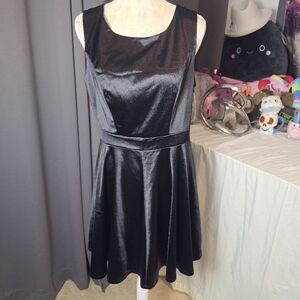 MUXXN Black Satin Bow Back Dress XXL NWT – Retro V-Back Cocktail